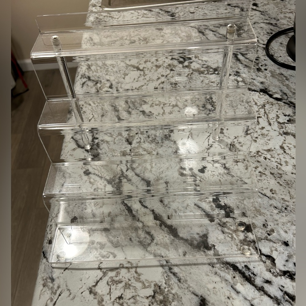 Acrylic perfume stand